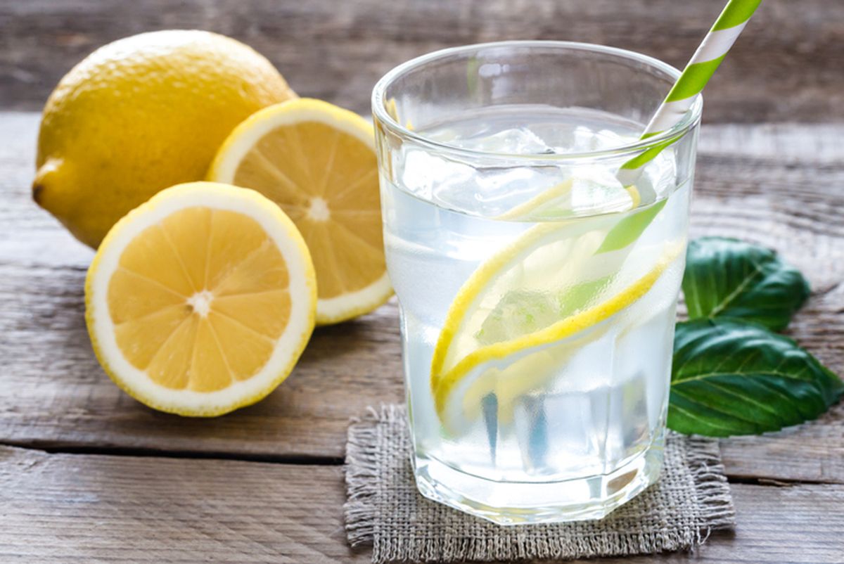 Manfaat Minum Air Lemon Hangat untuk Kecantikan dan Kesehatan, Yuk Rutinkan!